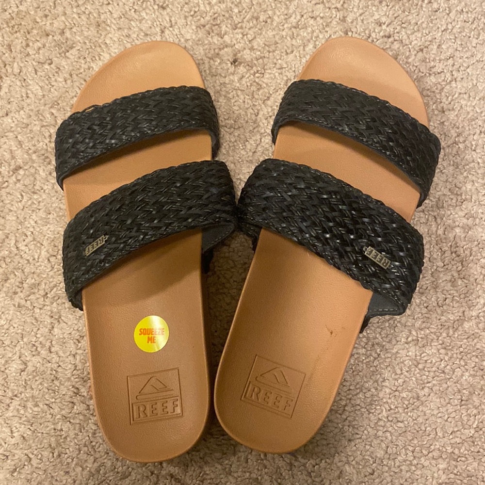 NWOT-  never worn size 9 womens reefs